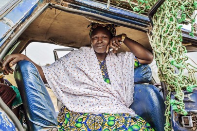 african_woman_in_taxi_MG_5778