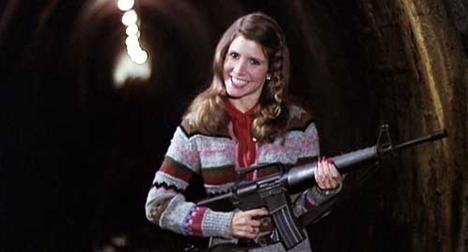 the-blues-brothers-carrie-fisher-gun